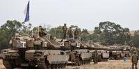 Militares do exército de Israel em contraofensiva contra o grupo islâmico Hamas
