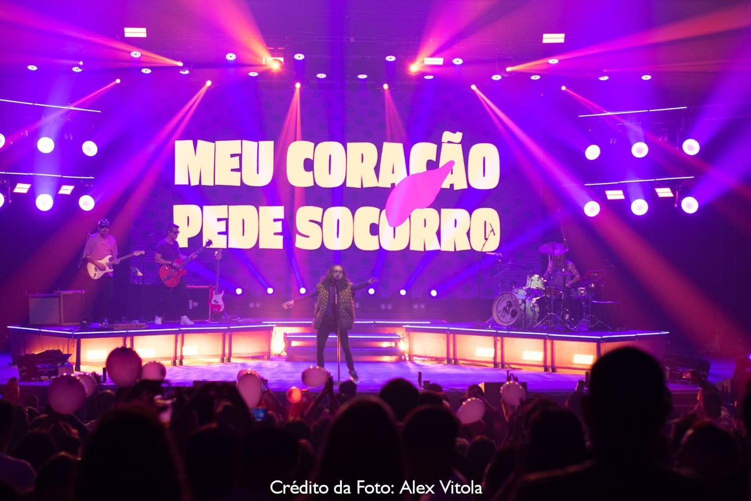Vitor Kley tocou seus cl&aacute;ssicos e can&ccedil;&otilde;es mais recentes para um p&uacute;blico empolgado no Ara&uacute;jo Vianna