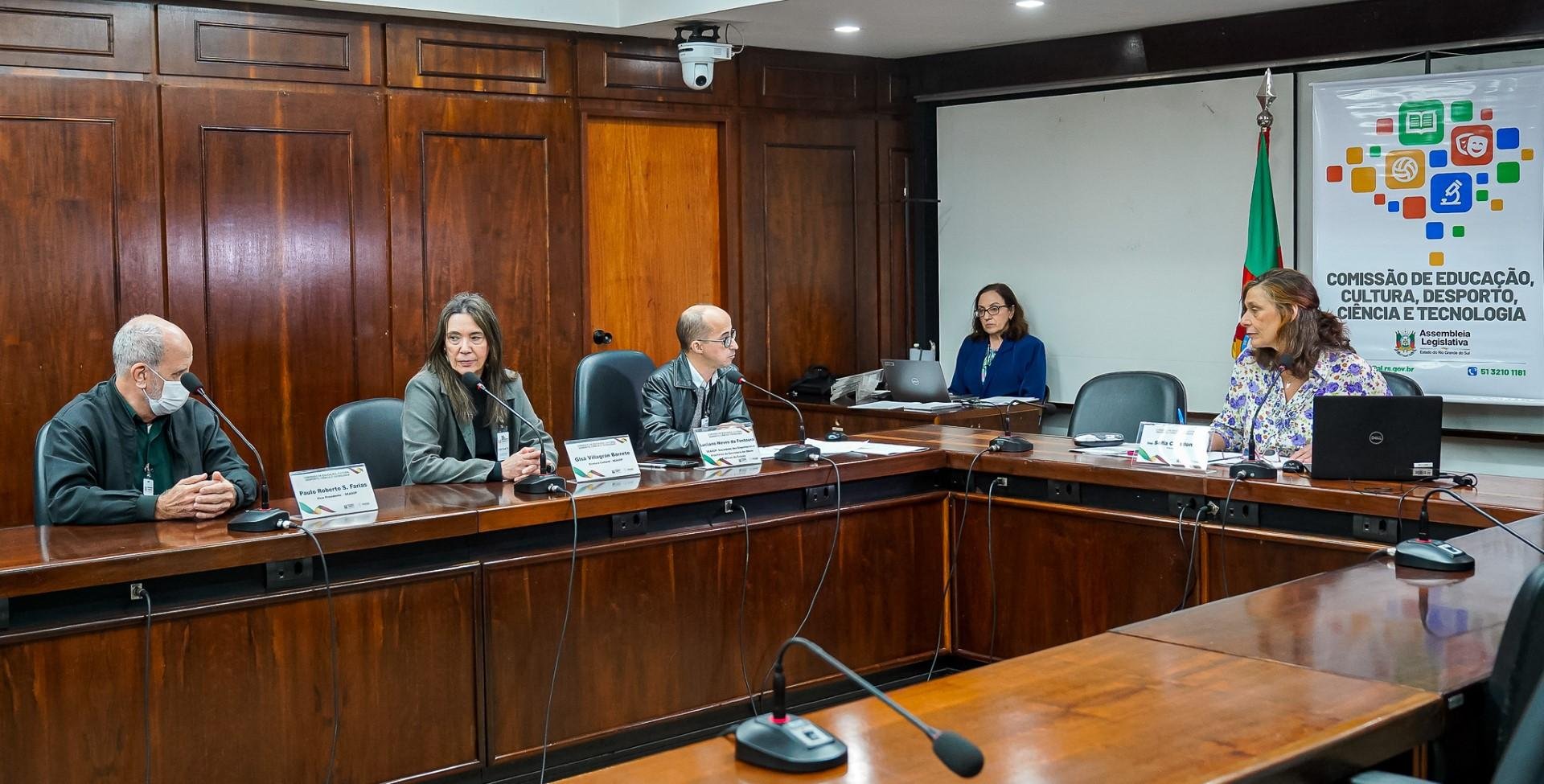 Situa&ccedil;&atilde;o foi exposta durante reuni&atilde;o realizada na Comiss&atilde;o de Educa&ccedil;&atilde;o da Assembleia Legislativa, dia 3/10