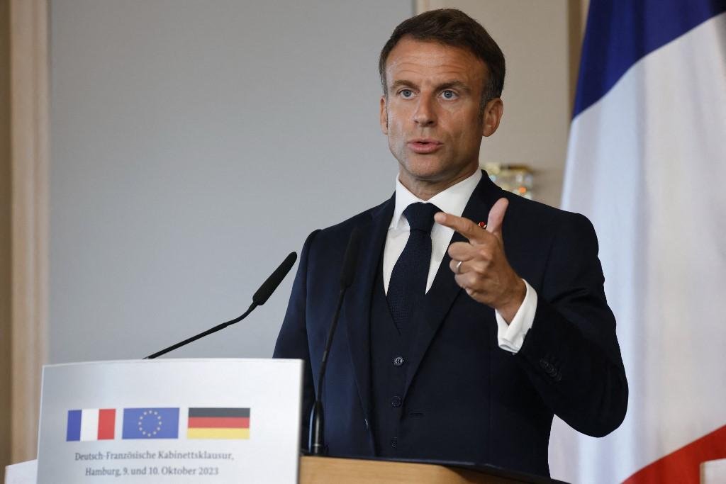Presidente da Fran&ccedil;a reconheceu, no entanto, que grupo militante pode ter tido ajuda e coopera&ccedil;&atilde;o externas