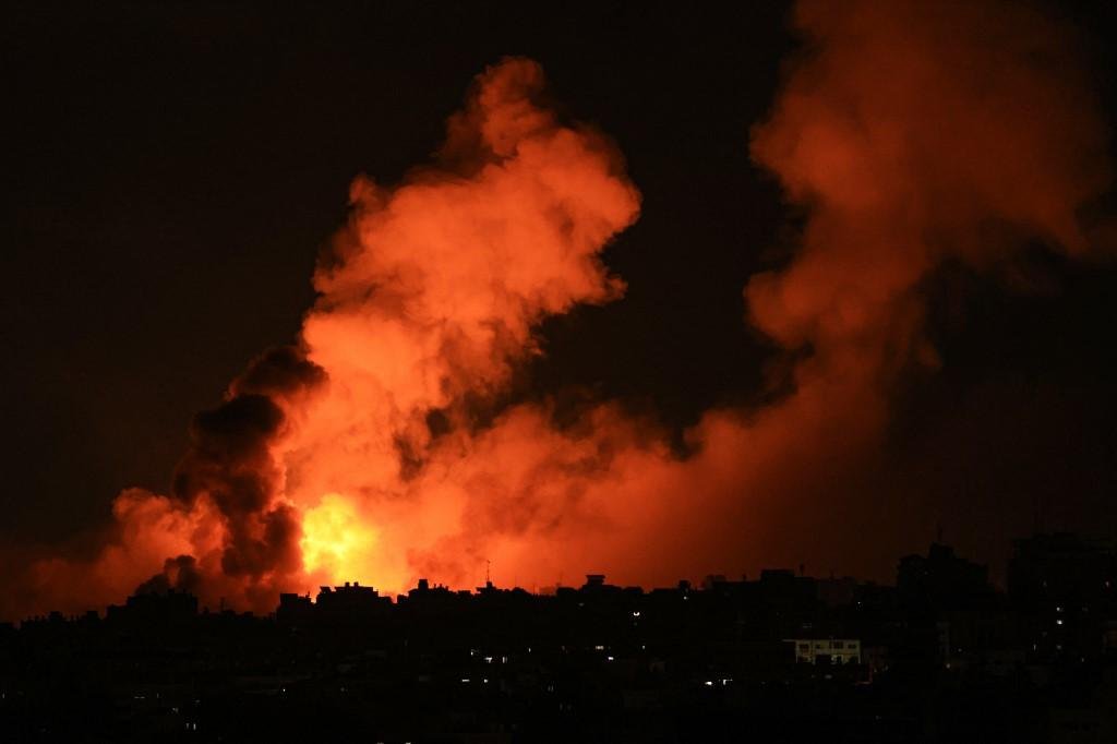 Primeiro-ministro Binyamin Netanyahu promete que o Hamas vai pagar "um pre&ccedil;o sem precedentes"