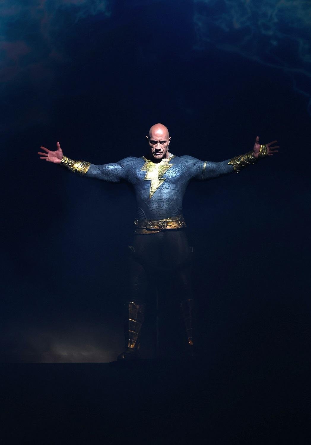 Dwayne Johnson caracterizado como o personagem Ad&atilde;o Negro, em filme lan&ccedil;ado no ano passado