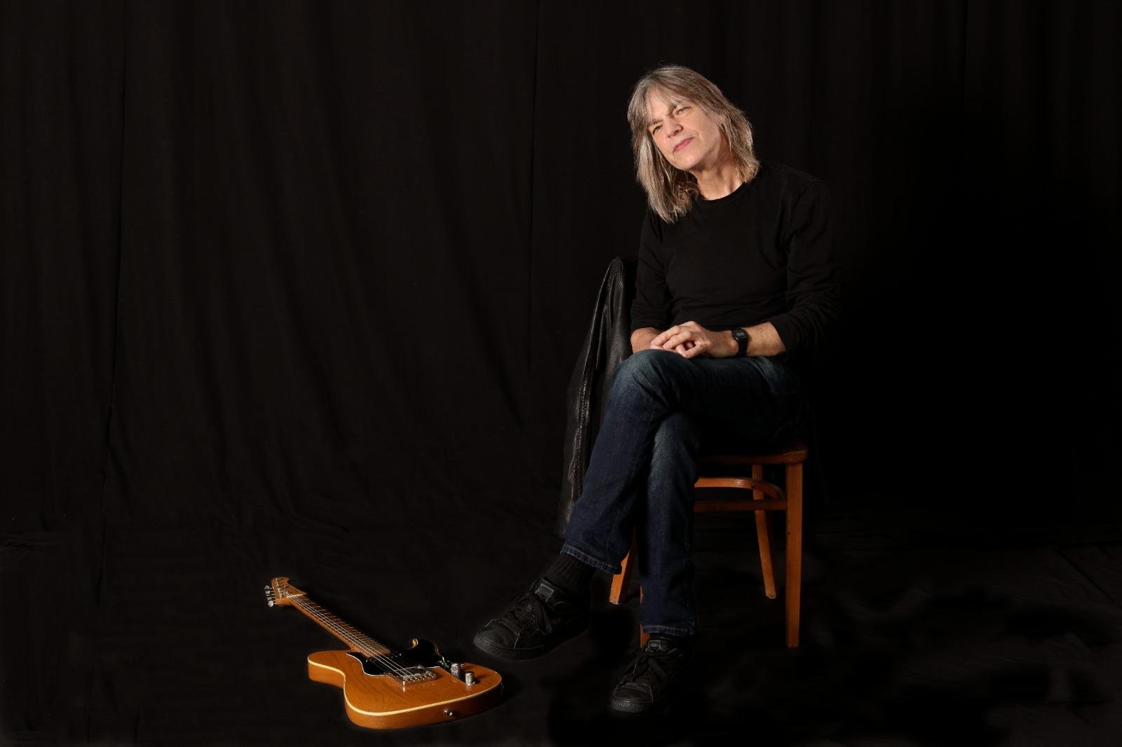 Guitarrista Mike Stern &eacute; uma das atra&ccedil;&otilde;es da primeira noite do festival nesta quarta-feira