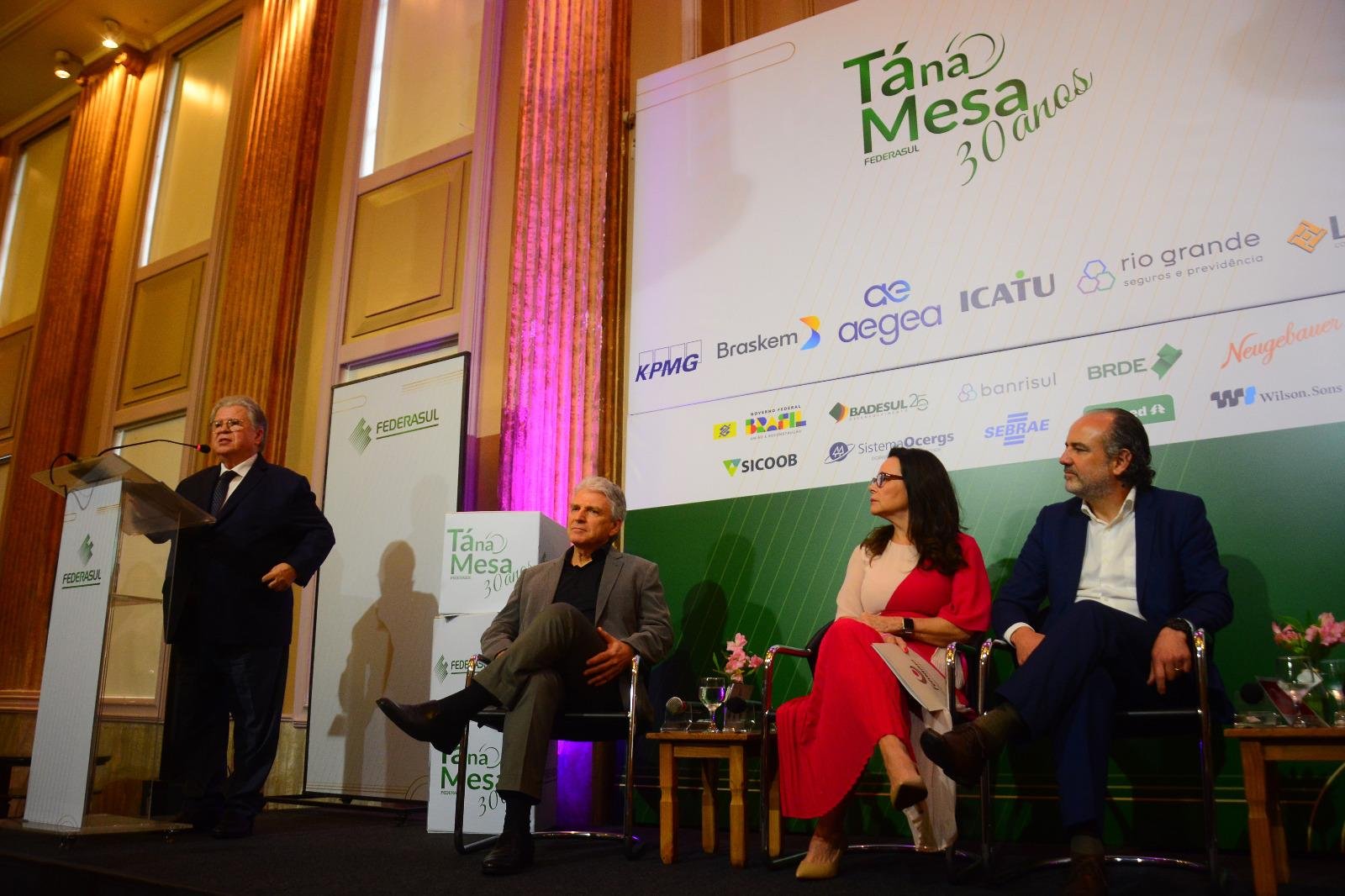 Os participante abordaram a quest&atilde;o do financiamento local para enfrentar os desafios de sa&uacute;de, e a import&acirc;ncia de lideran&ccedil;as comprometidas com o bem-estar da sociedade
