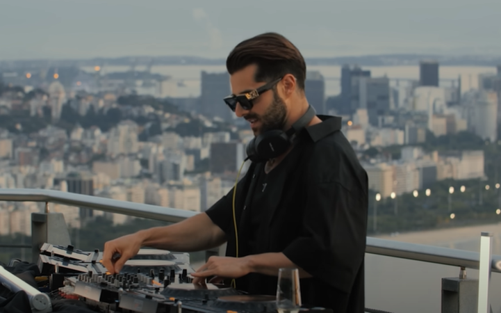 O DJ informou que a sua agenda de shows ser&aacute; realizada "integralmente"