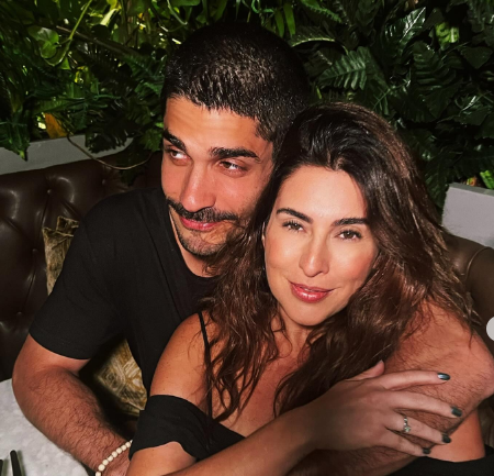 "Estamos gr&aacute;vidos. Apresento a voc&ecirc;s a nossa fam&iacute;lia", anunciou Fernanda no Instagram