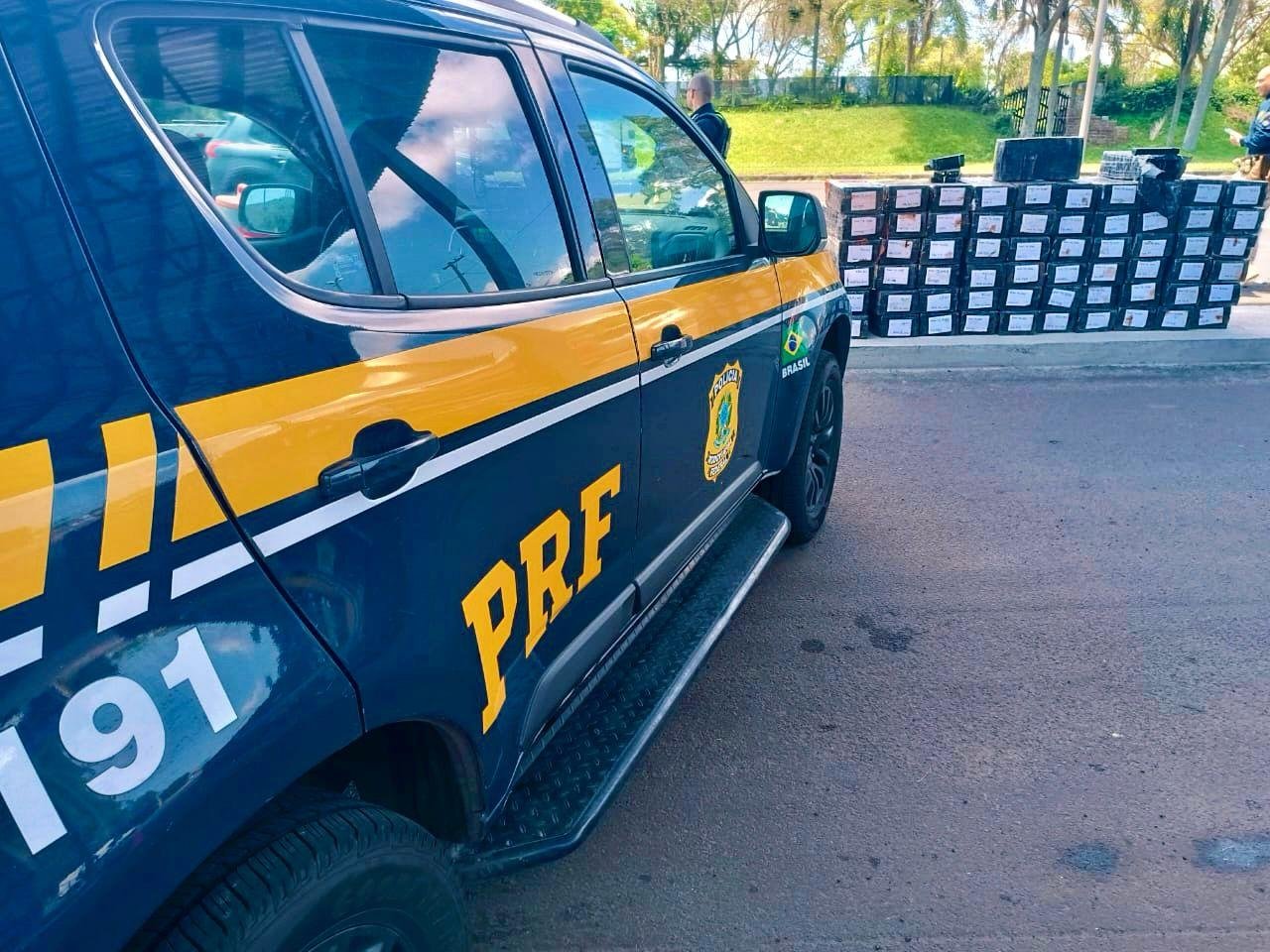 Os 973 quilos de maconha embalada foram encontradas no interior de uma van que tinha como destino a Regi&atilde;o Metropolitana de Porto Alegre