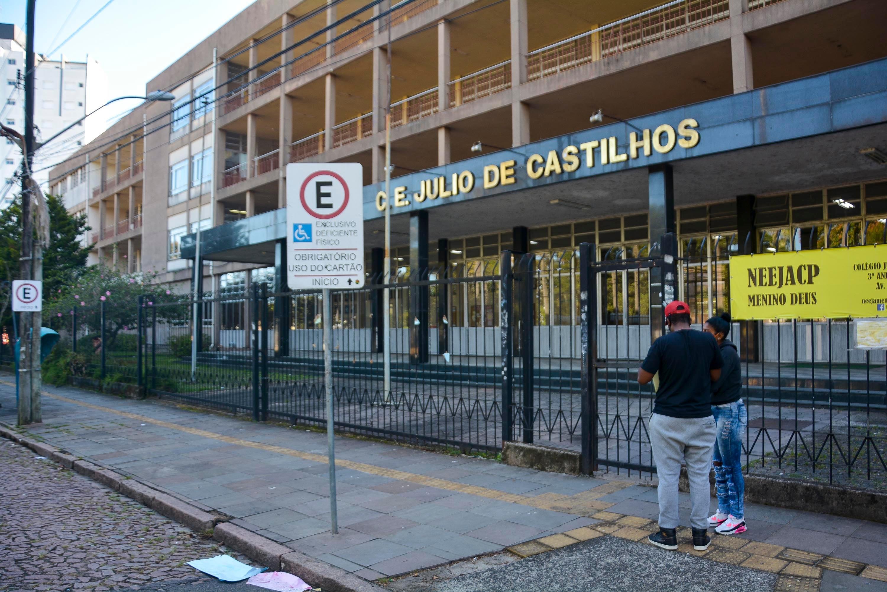 Alunos trabalhadores s&atilde;o prejudicados pela falta de merendeira
