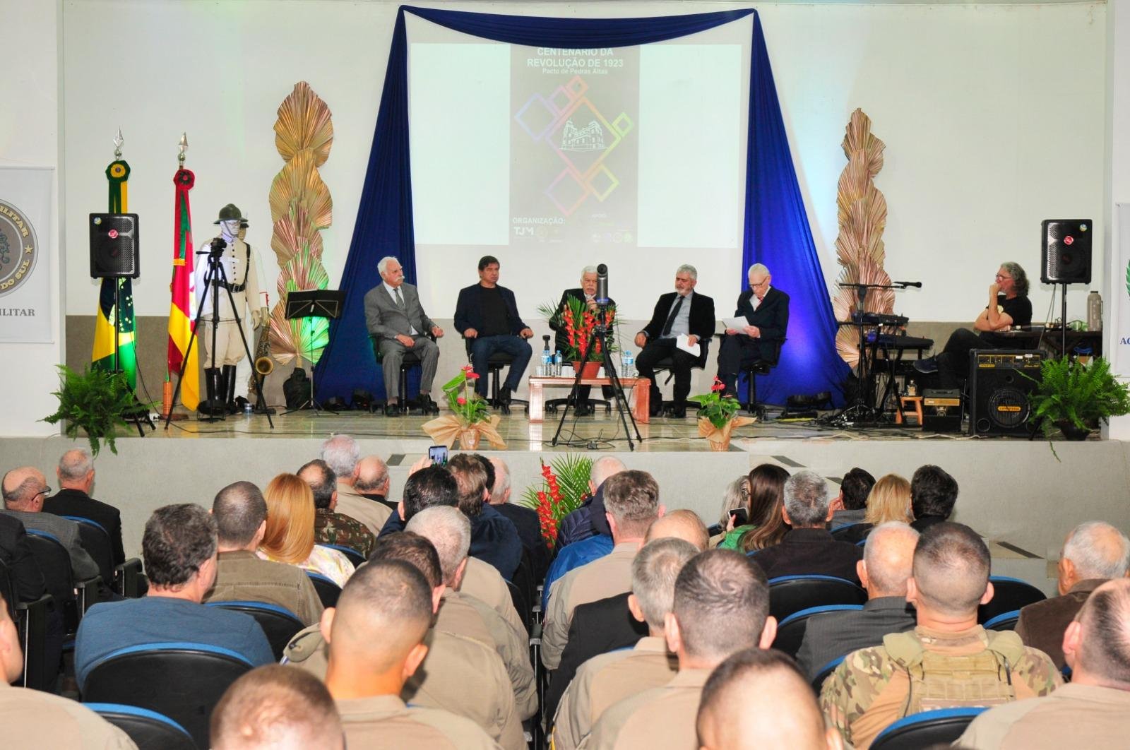 O encontro abordou os principais motivos e acontecimentos que fizeram eclodir a revolu&ccedil;&atilde;o que completa 100 anos em 2023
