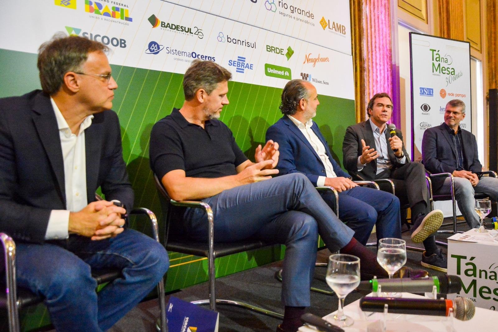 A reuni&atilde;o-almo&ccedil;o com os empres&aacute;rios ga&uacute;chos faz parte da programa&ccedil;&atilde;o dos 30 anos do T&aacute; na Mesa