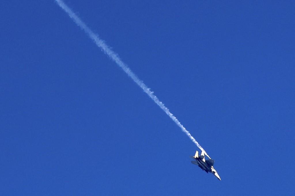 Ataques a&eacute;reos ocorrem em toda a regi&atilde;o