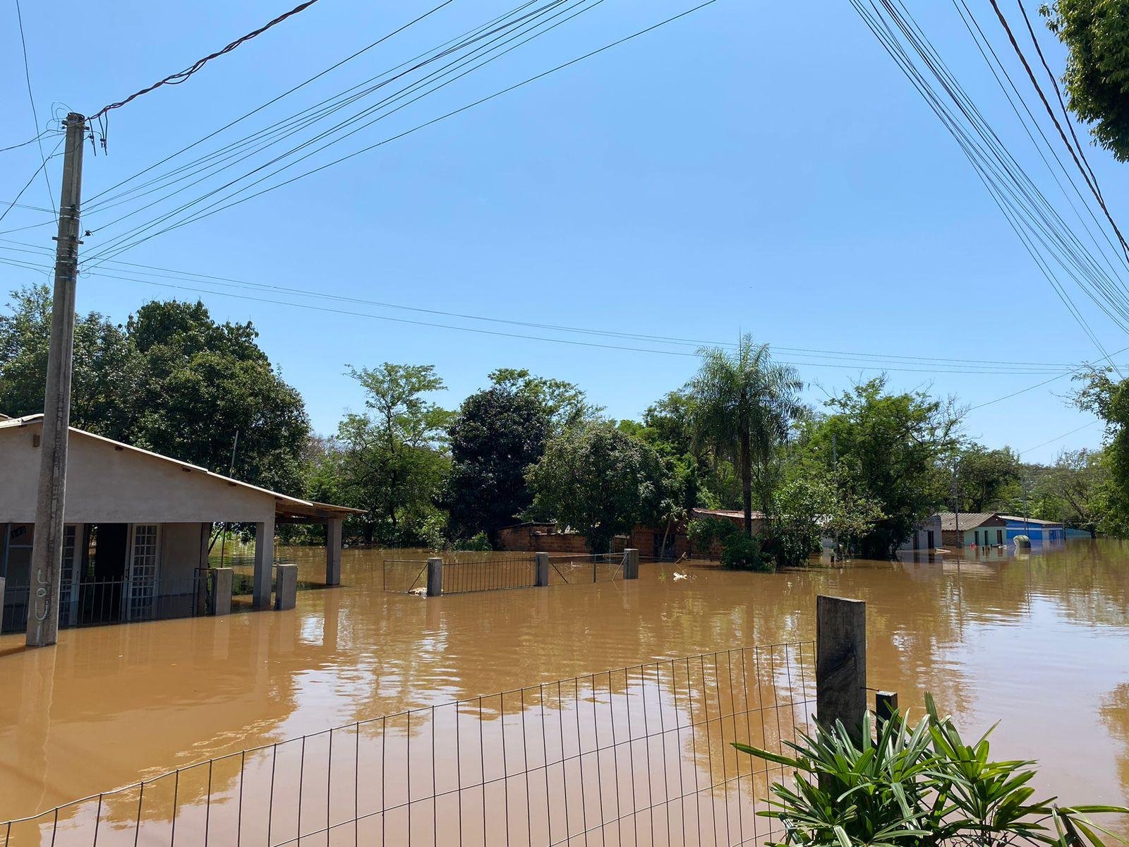 Em S&atilde;o Borja, o rio mede 13,05 m, sendo que a cota de inunda&ccedil;&atilde;o &eacute; de 9 m