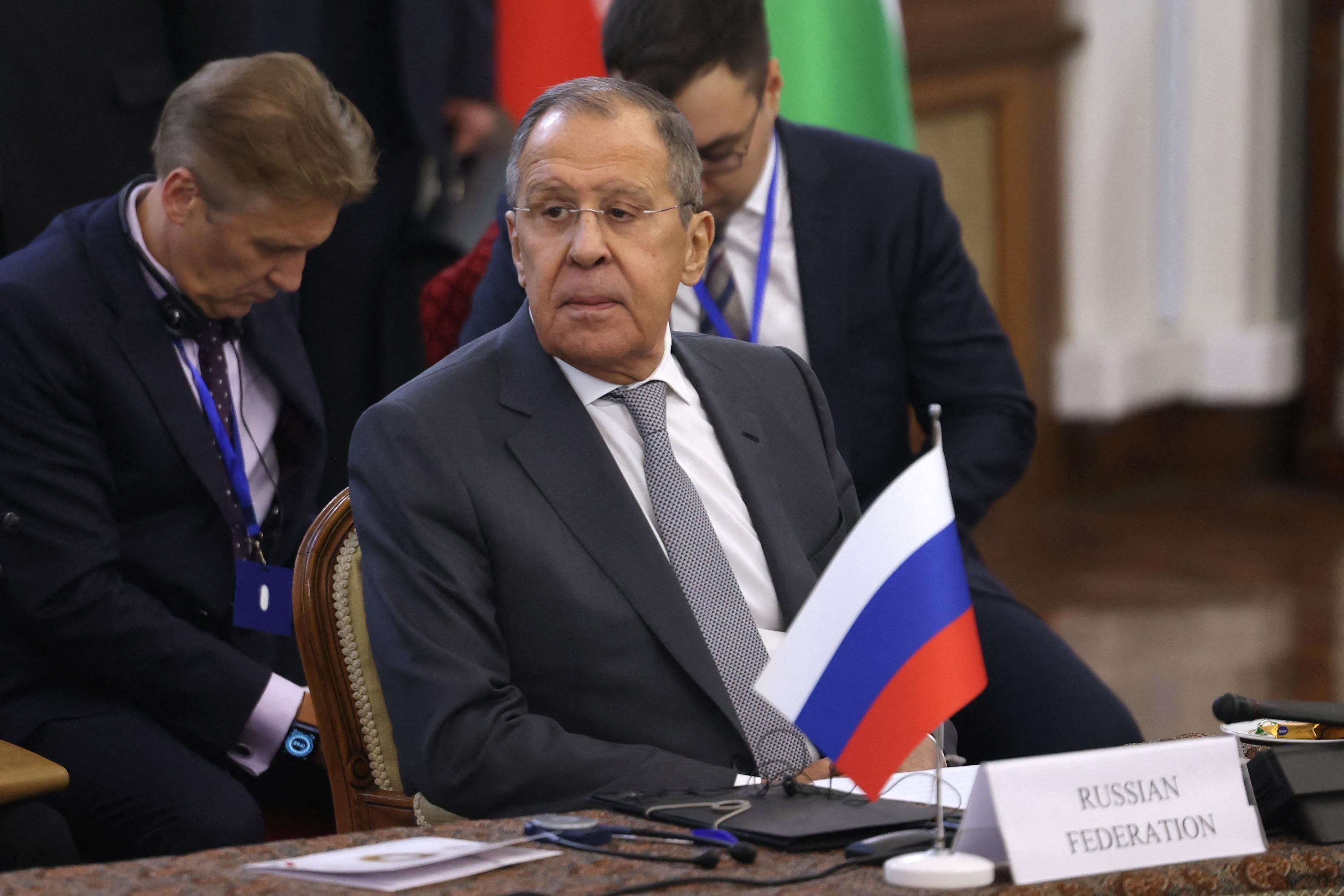 "A R&uacute;ssia n&atilde;o aceita nenhuma manifesta&ccedil;&atilde;o de terrorismo, nenhuma manifesta&ccedil;&atilde;o de viol&ecirc;ncia que viole o direito humanit&aacute;rio internacional, incluindo o uso indiscriminado da for&ccedil;a", disse Lavrov &agrave; imprensa