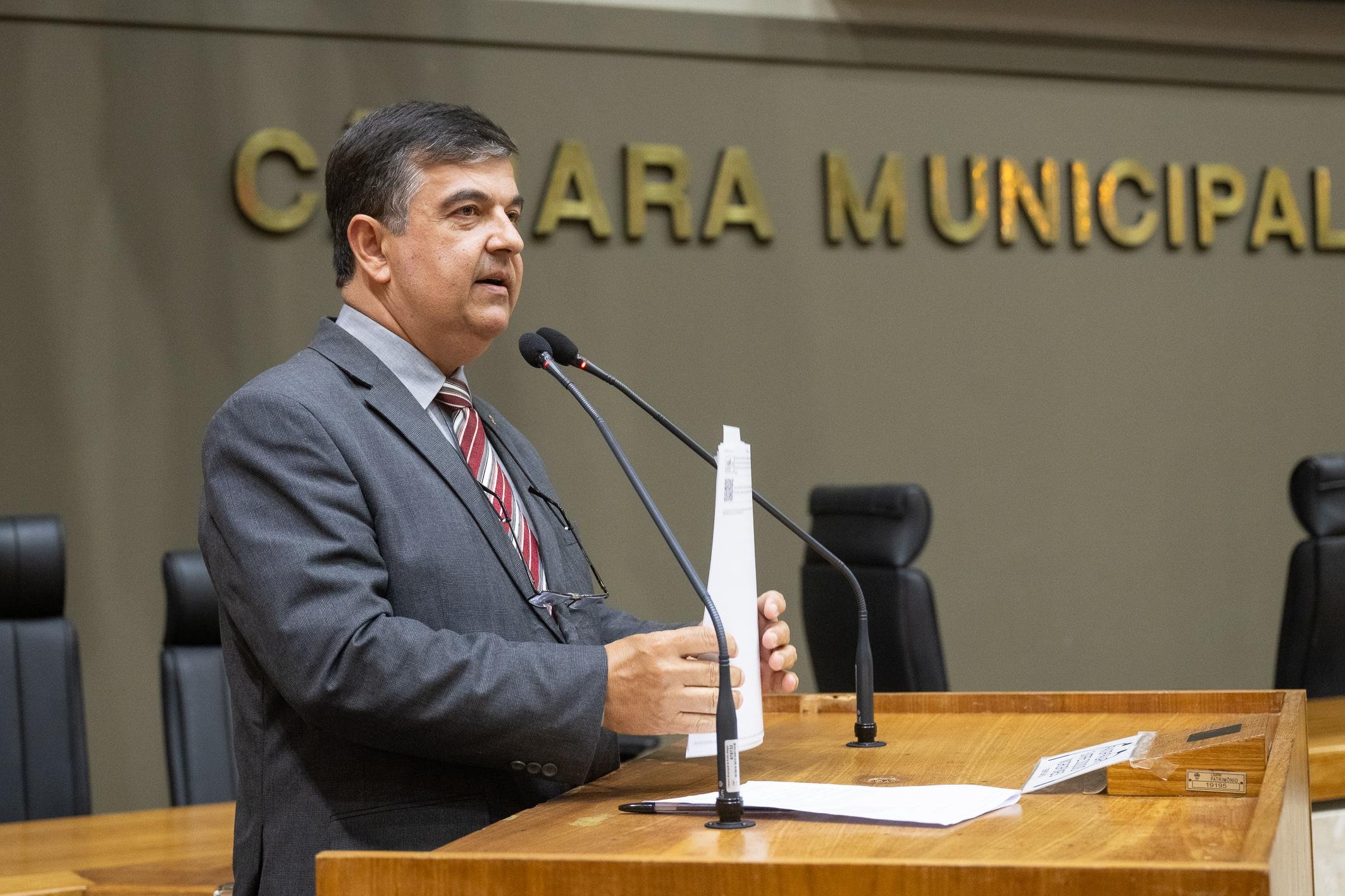 A proposi&ccedil;&atilde;o &eacute; do vereador Jos&eacute; Freitas (REP) e tem como objetivo propiciar um canal efetivo de di&aacute;logo entre paciente, m&eacute;dicos e enfermeiros, promovendo a inclus&atilde;o social