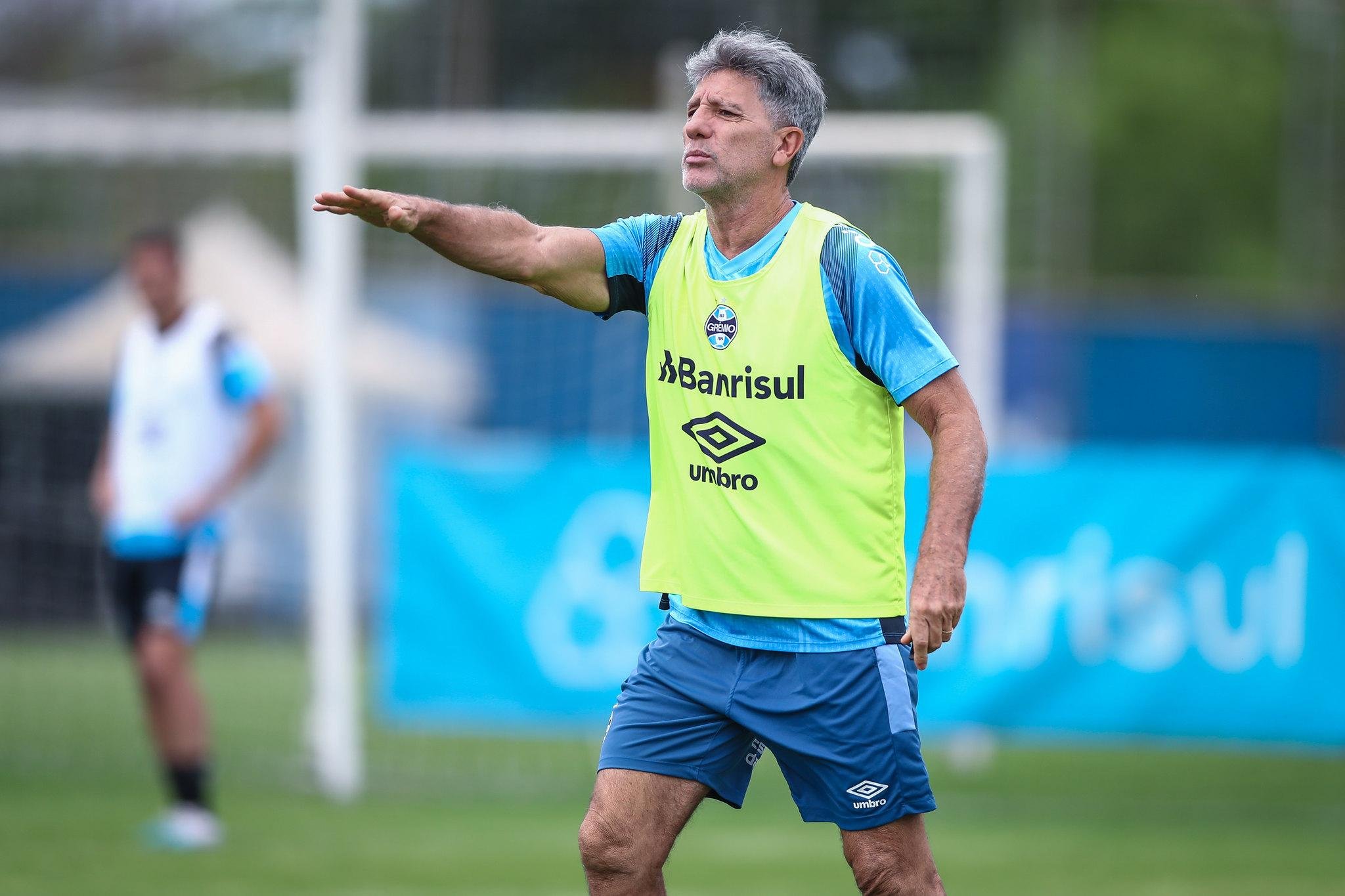Renato tem d&uacute;vidas na equipe para enfrentar os cariocas