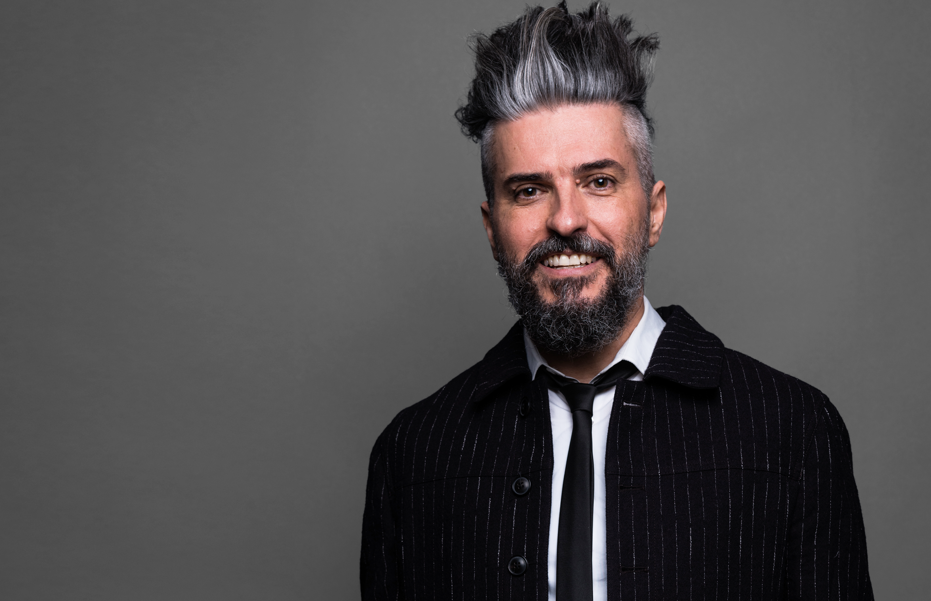 Grecco Buratto j&aacute; gravou discos de artistas, como Cristina Aguilera, Dionne Warwick, George Duke, Gloria Estefan e Pink