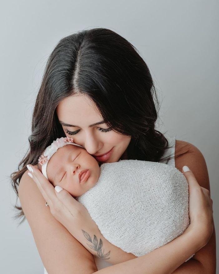 Mavie foi apresentada em foto no Instagram da m&atilde;e, Bruna Biancardi