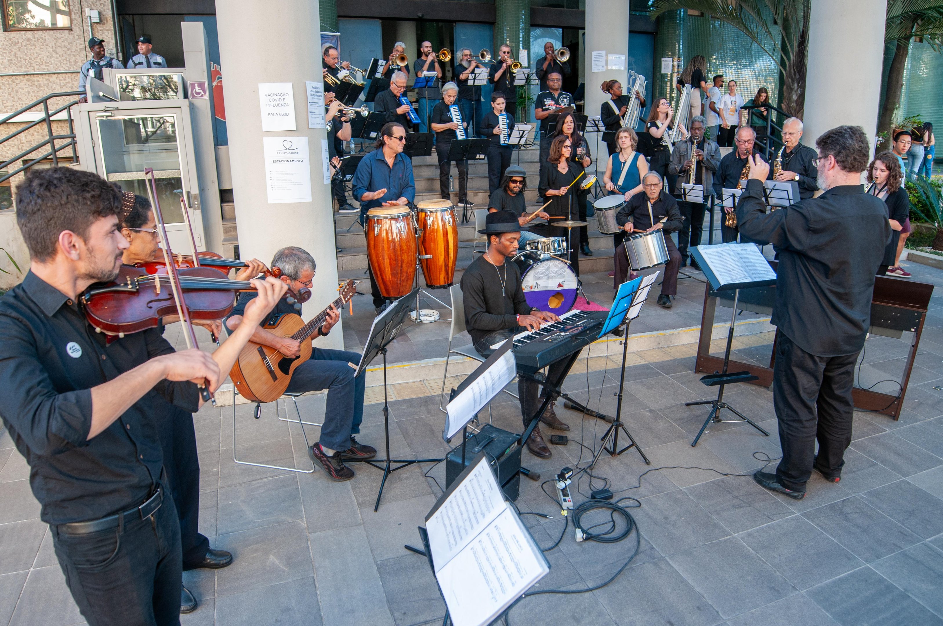 Banda Comunit&aacute;ria da UFSCPA realiza apresenta&ccedil;&atilde;o com convidados nesta quinta, 20h, no Sal&atilde;o Nobre da institui&ccedil;&atilde;o