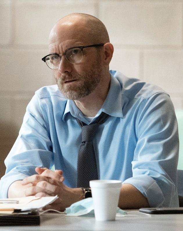 O ator Erik Jensen em cena de 'The Walking Dead'