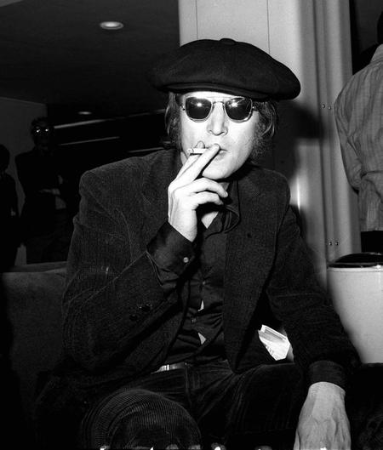 John Lennon, ex-Beatle, foi tragicamente assassinado em 8 de dezembro de 1980 em Nova York