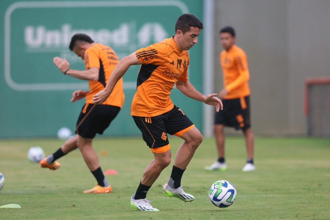 De Pena pode entrar no lugar de Wanderson