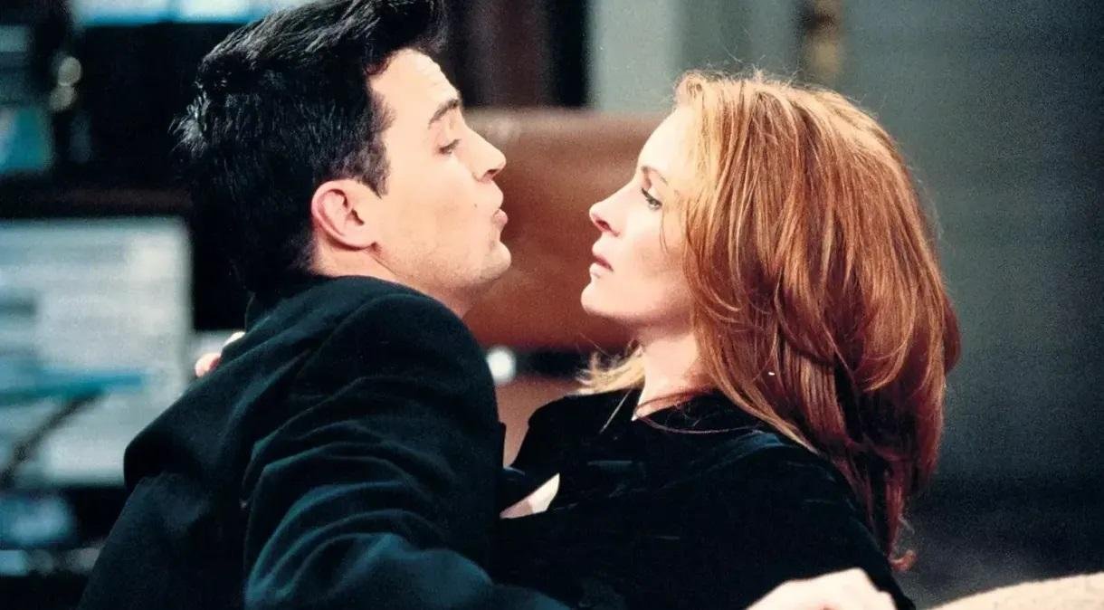 Matthew Perry e Julia Roberts contracenaram em 'Friends'