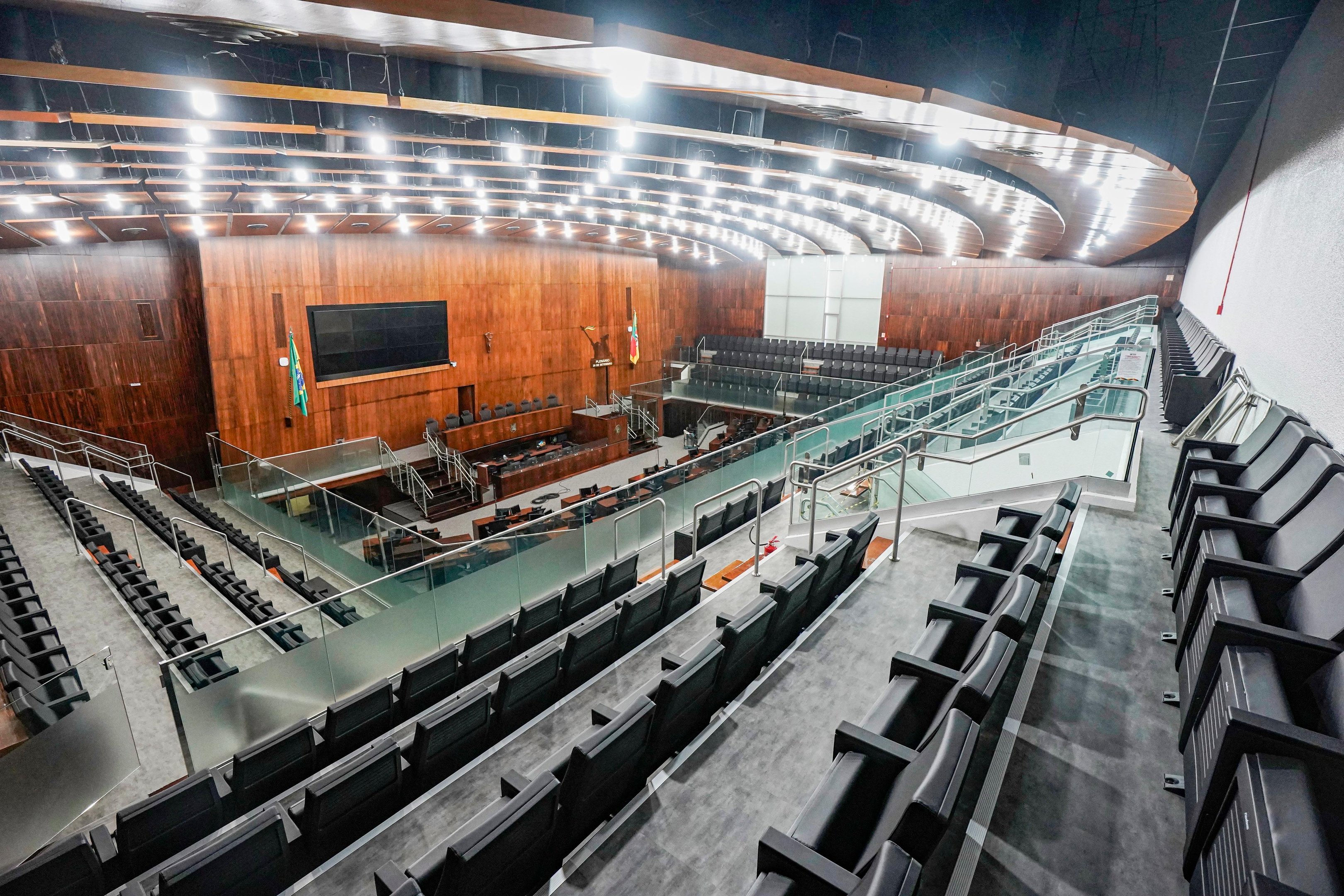 Plen&aacute;rio 20 de Setembro recebeu melhorias nas galerias e no espa&ccedil;o onde ficam os deputados