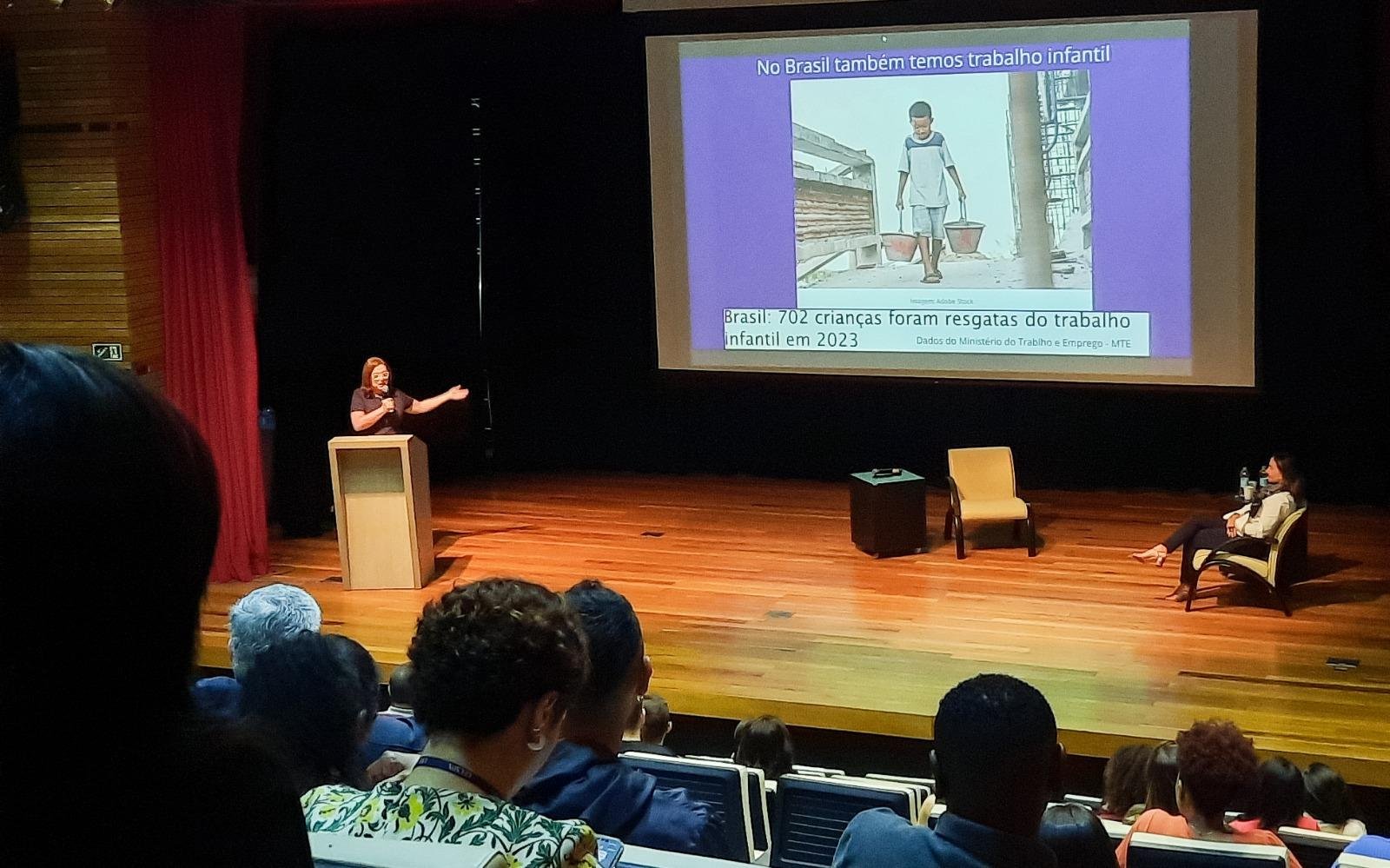 O evento &eacute; uma parceria entre o MPT e a Associa&ccedil;&atilde;o Nacional dos Dirigentes das Institui&ccedil;&otilde;es Federais de Ensino Superior, que desde 2022 promove pesquisas, cursos de extens&atilde;o e eventos acad&ecirc;micos sobre os temas de trabalho infantil e profissionaliza&ccedil;&atilde;o de jovens e de adolescentes.