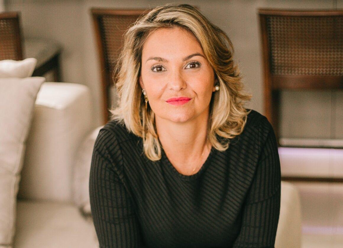 Fernanda Rosito autografa &ldquo;O Suquinho da Mam&atilde;e&rdquo; em Porto Alegre