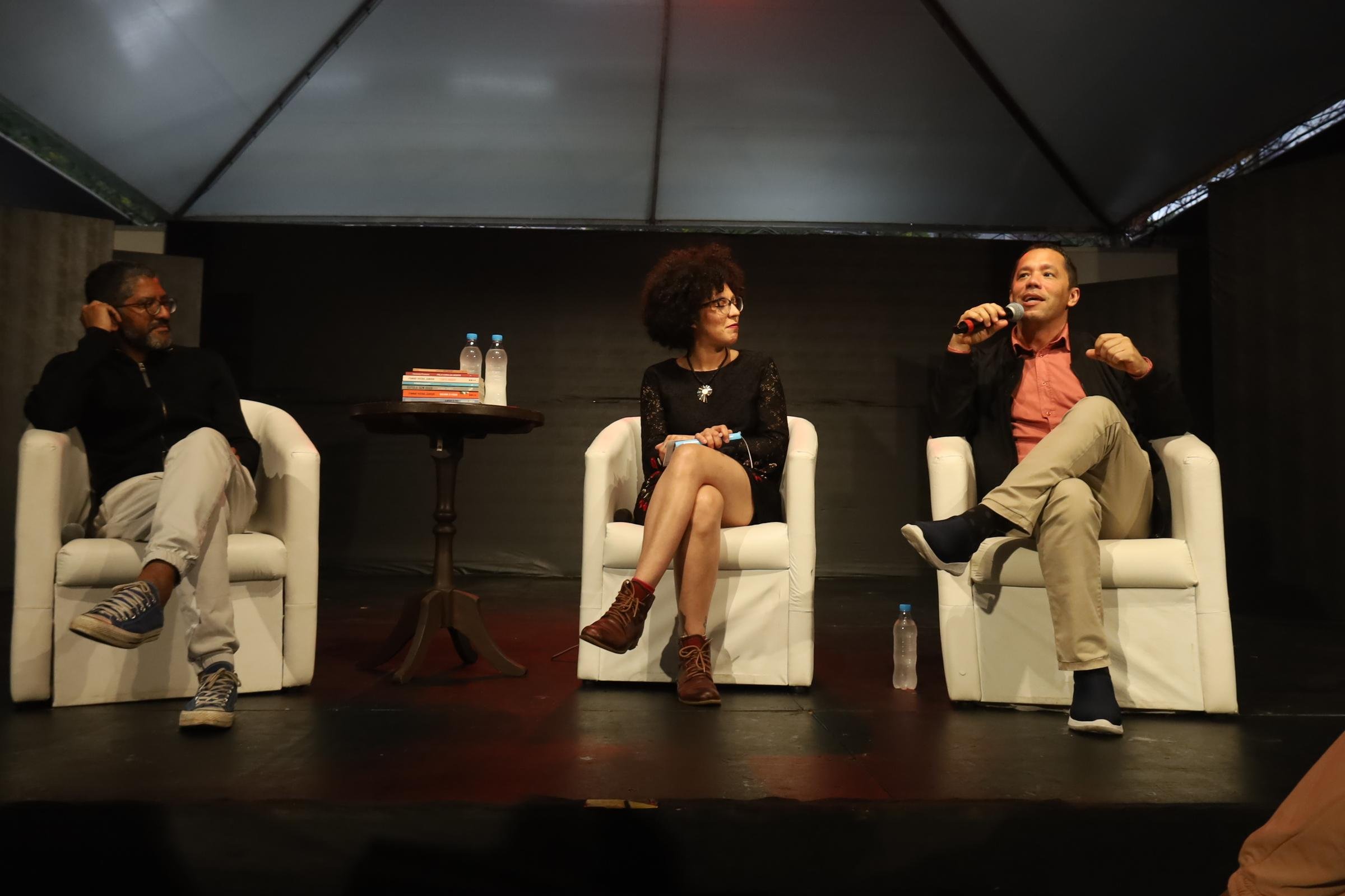 A mesa &ldquo;Conversas Inspiradoras&rdquo; foi mediada pela escritora pernambucana Nathallia Protazio