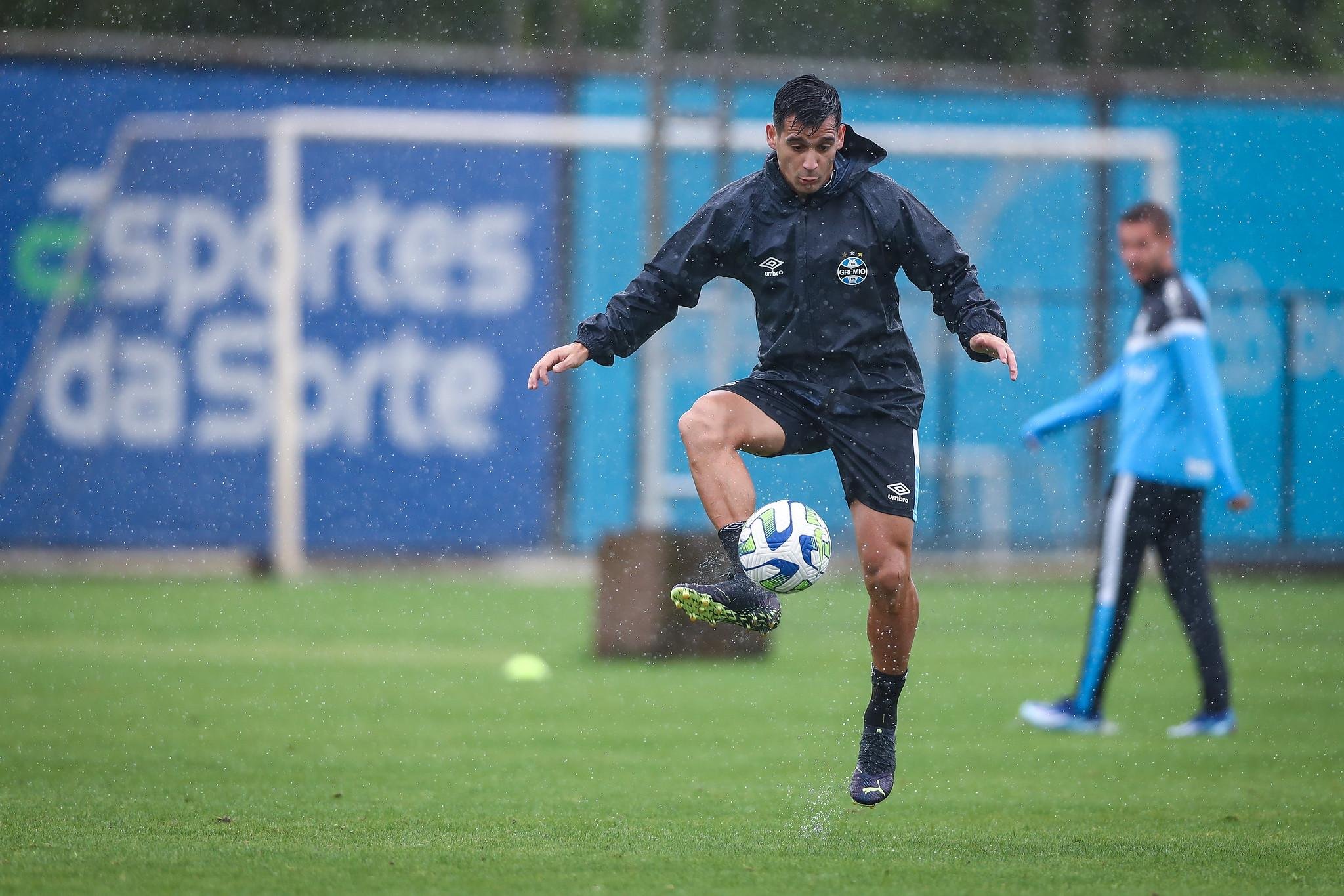 Cristaldo ser&aacute; titular contra os baianos na Arena