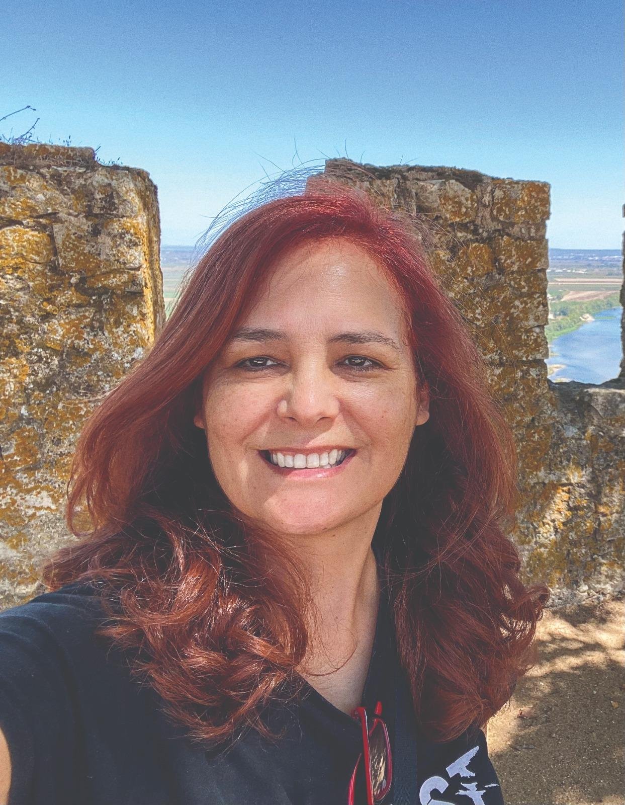 Paula Oliveira &eacute; uma das autoras de  'As Novas Fronteiras da Supervis&atilde;o'