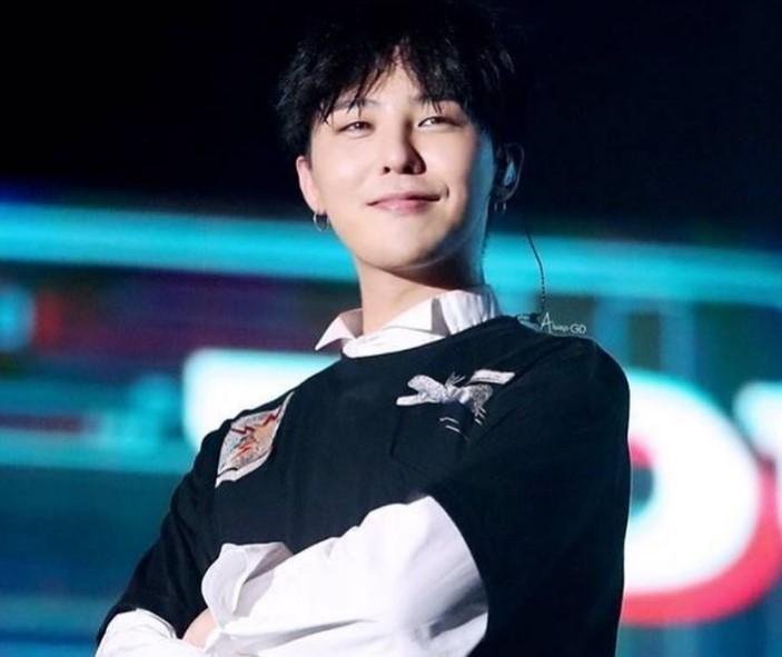 G-Dragon, cujo verdadeiro nome &eacute; Kwon Ji-yong