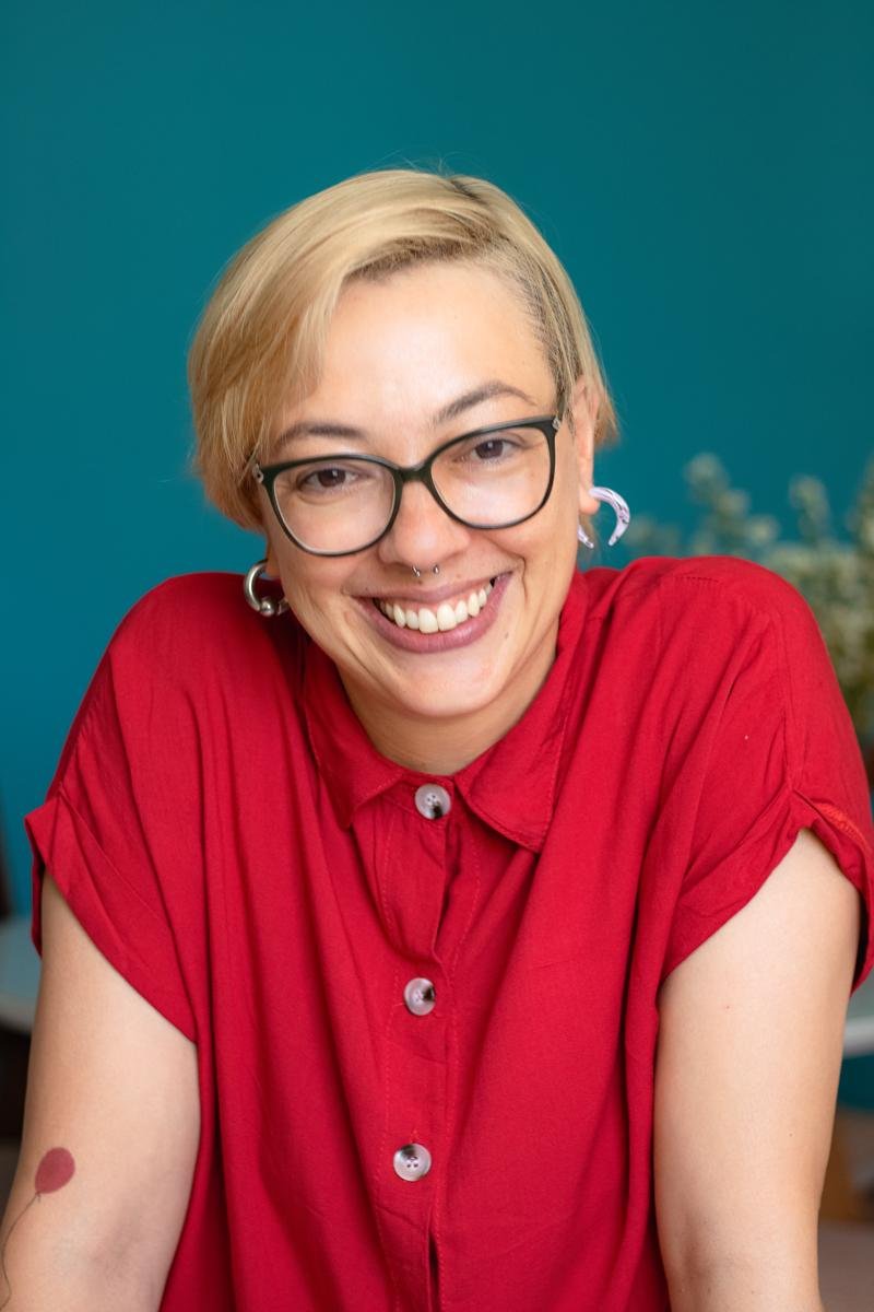 Natalia Borges Polesso rememora a inf&acirc;ncia pela escrita em seu novo livro "Foi um p&eacute;ssimo dia"