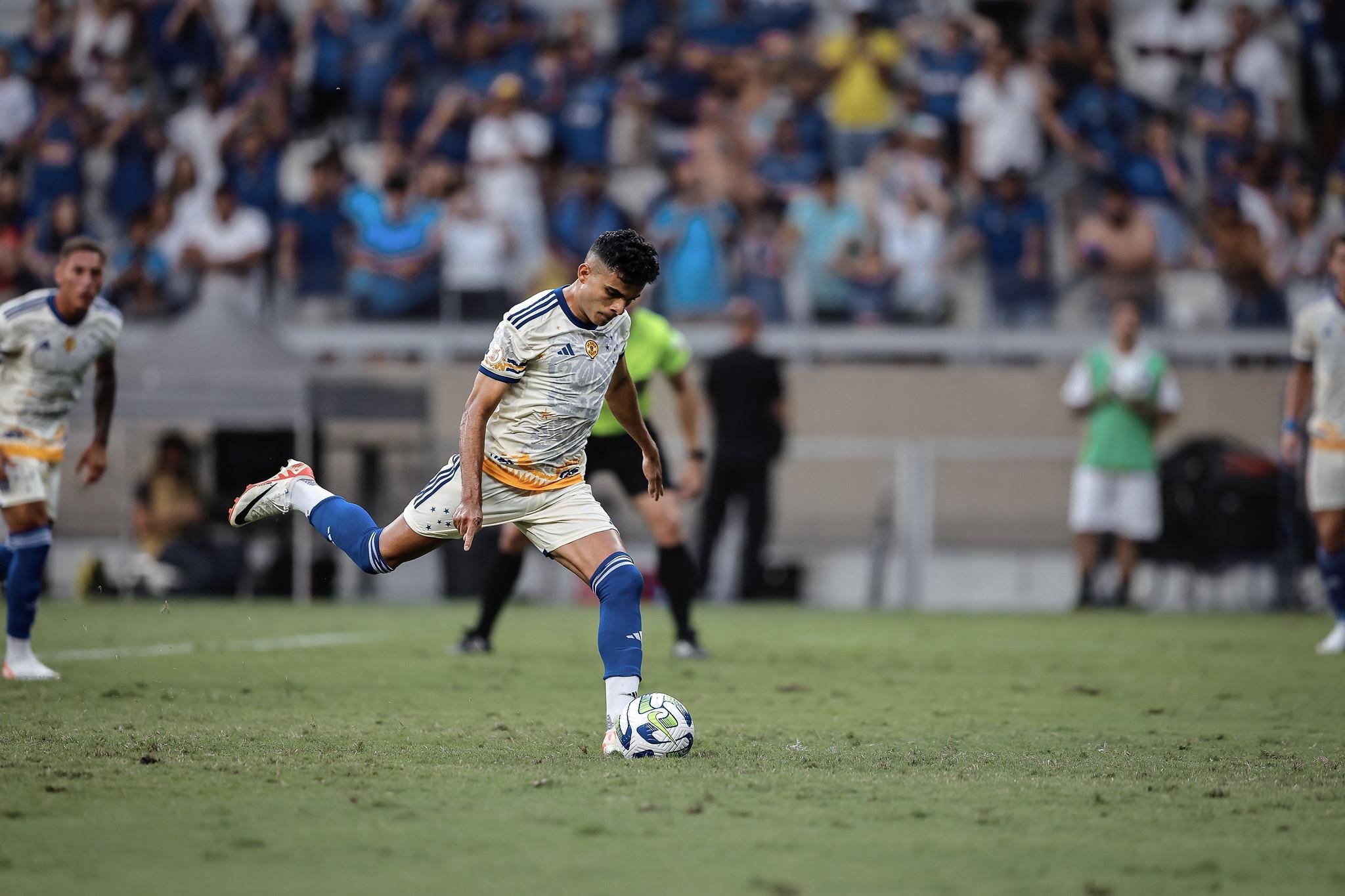 Bruno Rodrigues marcou de p&ecirc;nalti na derrota para o Inter