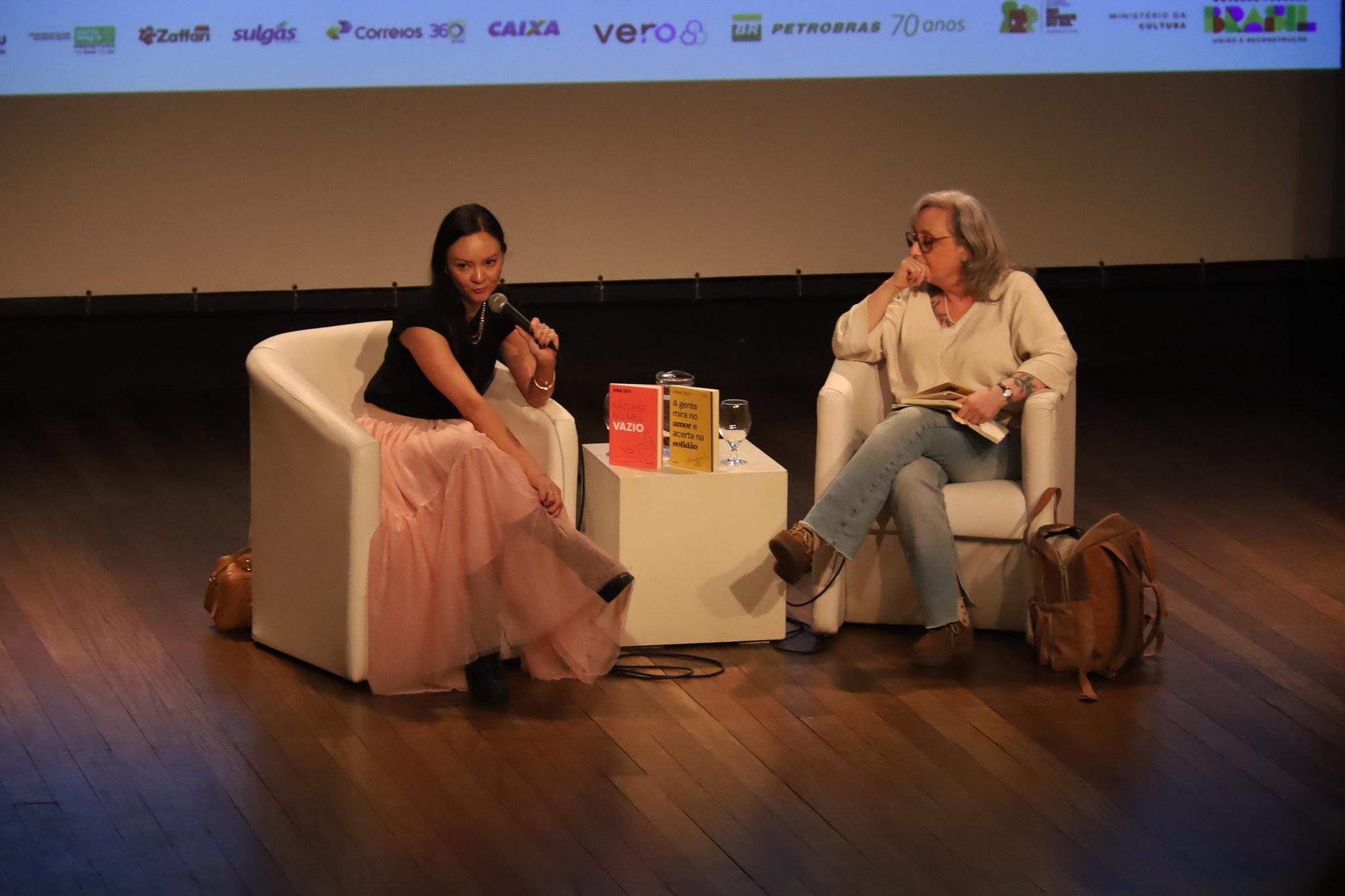 Ana Suy e Diana Corso em papo realizado no Audit&oacute;rio Barbosa Lessa, nesta quinta-feira