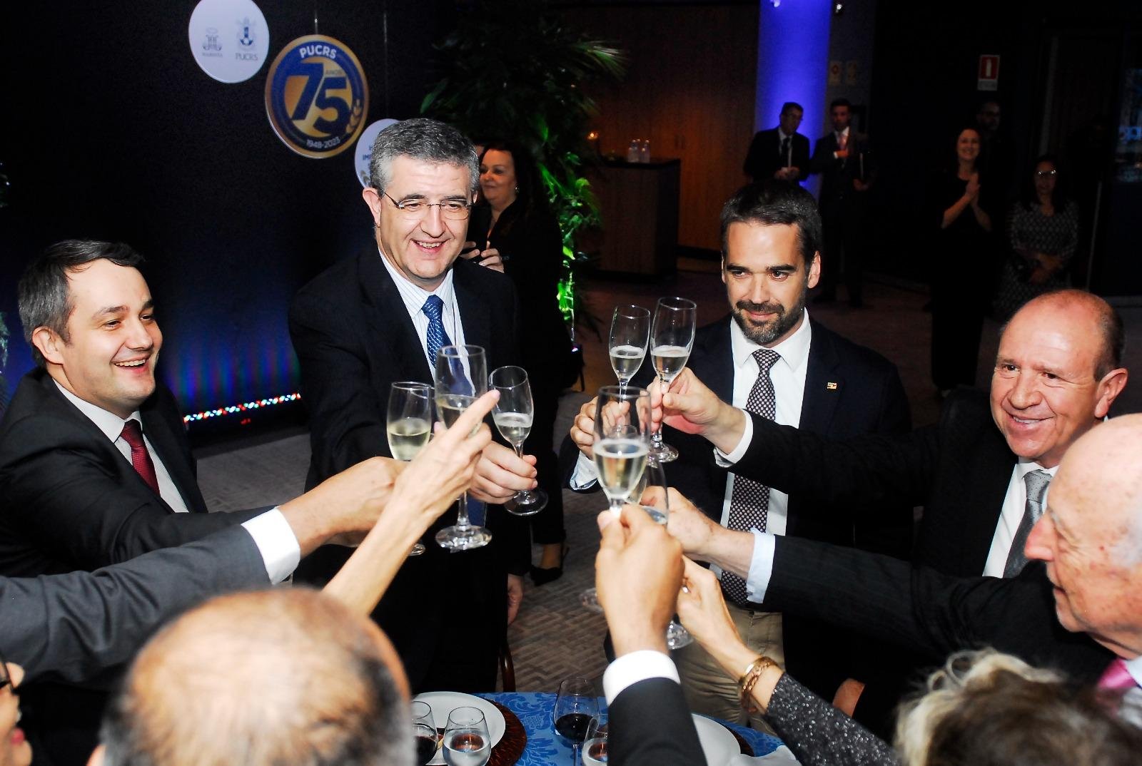 Jantar celebra os 75 anos da PUCRS
