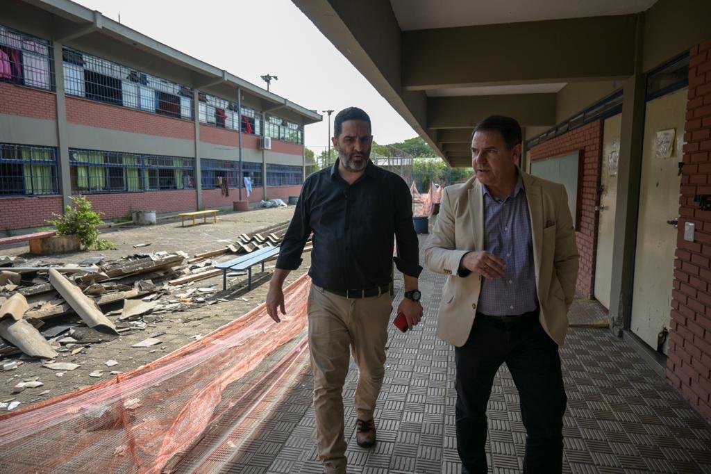 Primeira visita ocorreu na Escola Municipal de Ensino Fundamental Senador Alberto Pasqualini, na Restinga