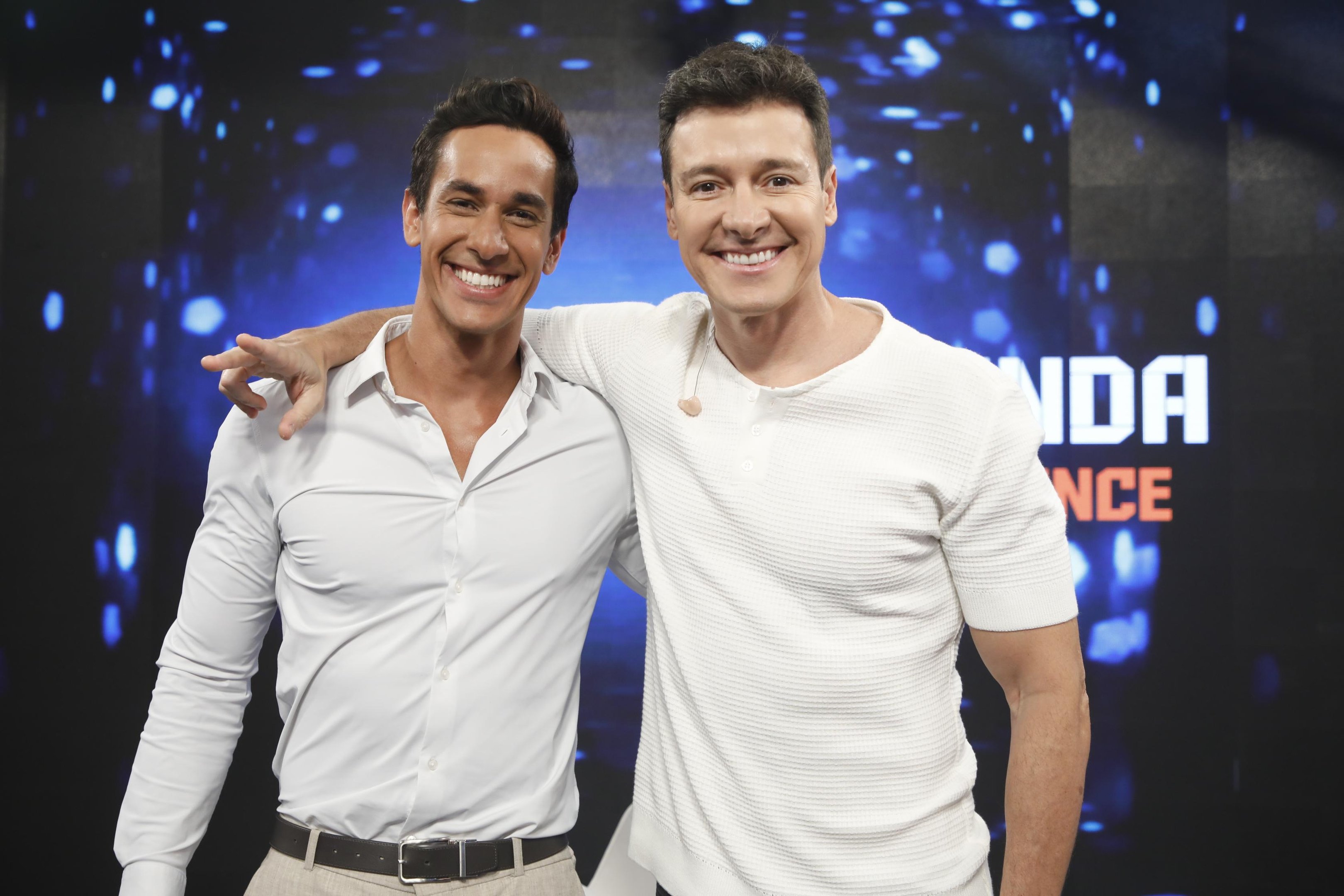 Henrique Martins e Rodrigo Faro no programa da Record TV