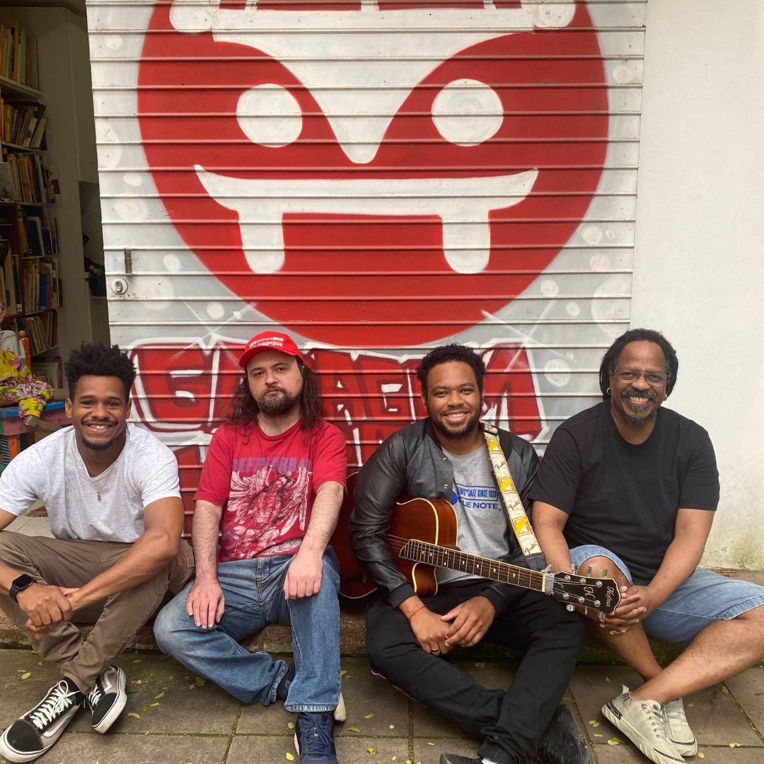 Maur&iacute;cio Alves, Matheo Correa, Edu Nascimento e Maur&iacute;cio Tubs integram o projeto Kombina