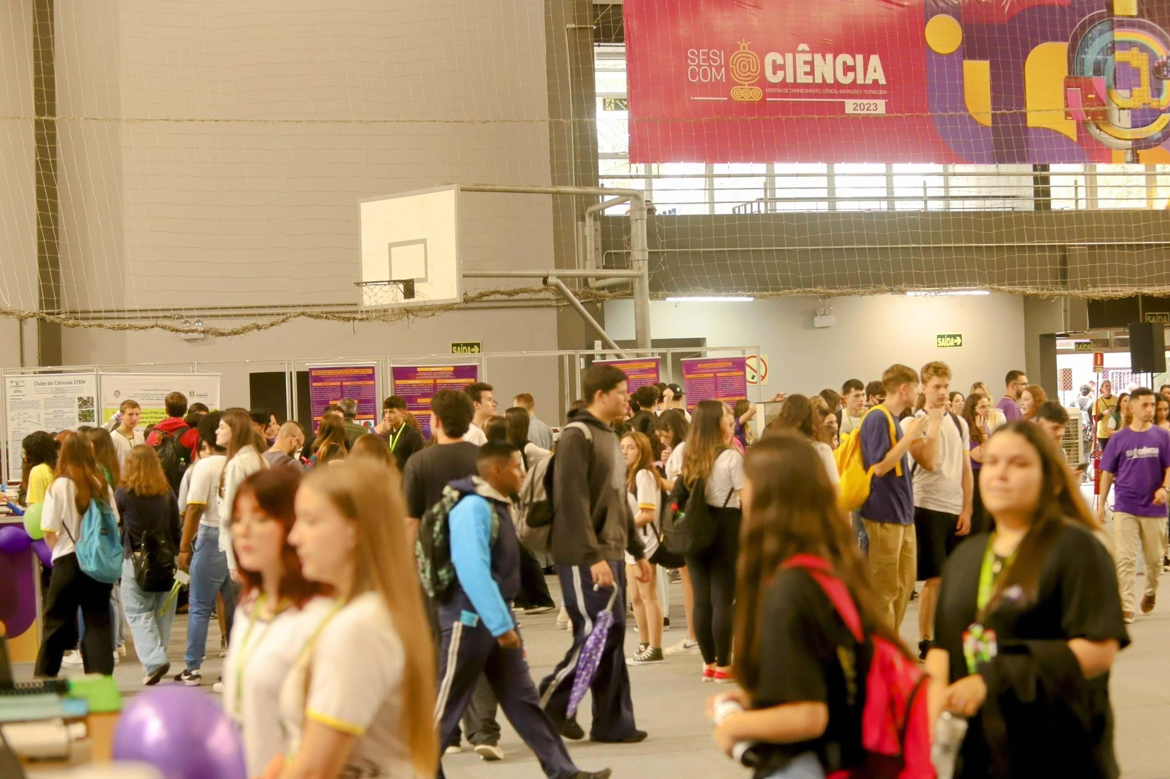Estudantes apresentam trabalhos, inova&ccedil;&otilde;es e participam de oficinas e desafios