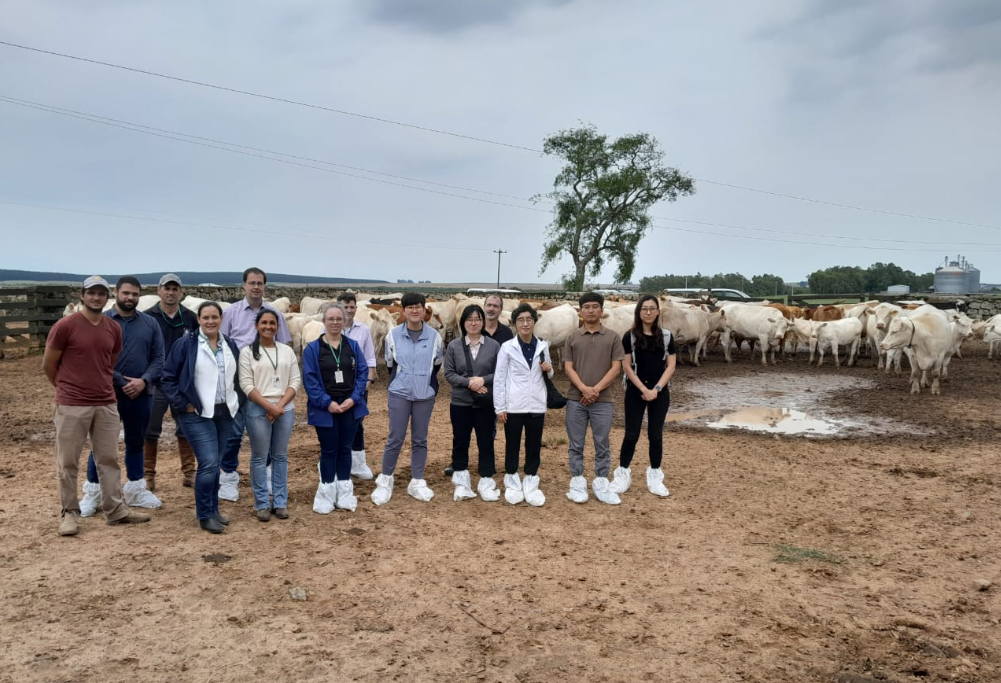Grupo visitou propriedade rural e frigor&iacute;fico em S&atilde;o Gabriel