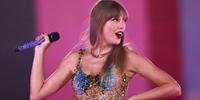 Cantora e compositora Taylor Swift atrai multidões por onde passa