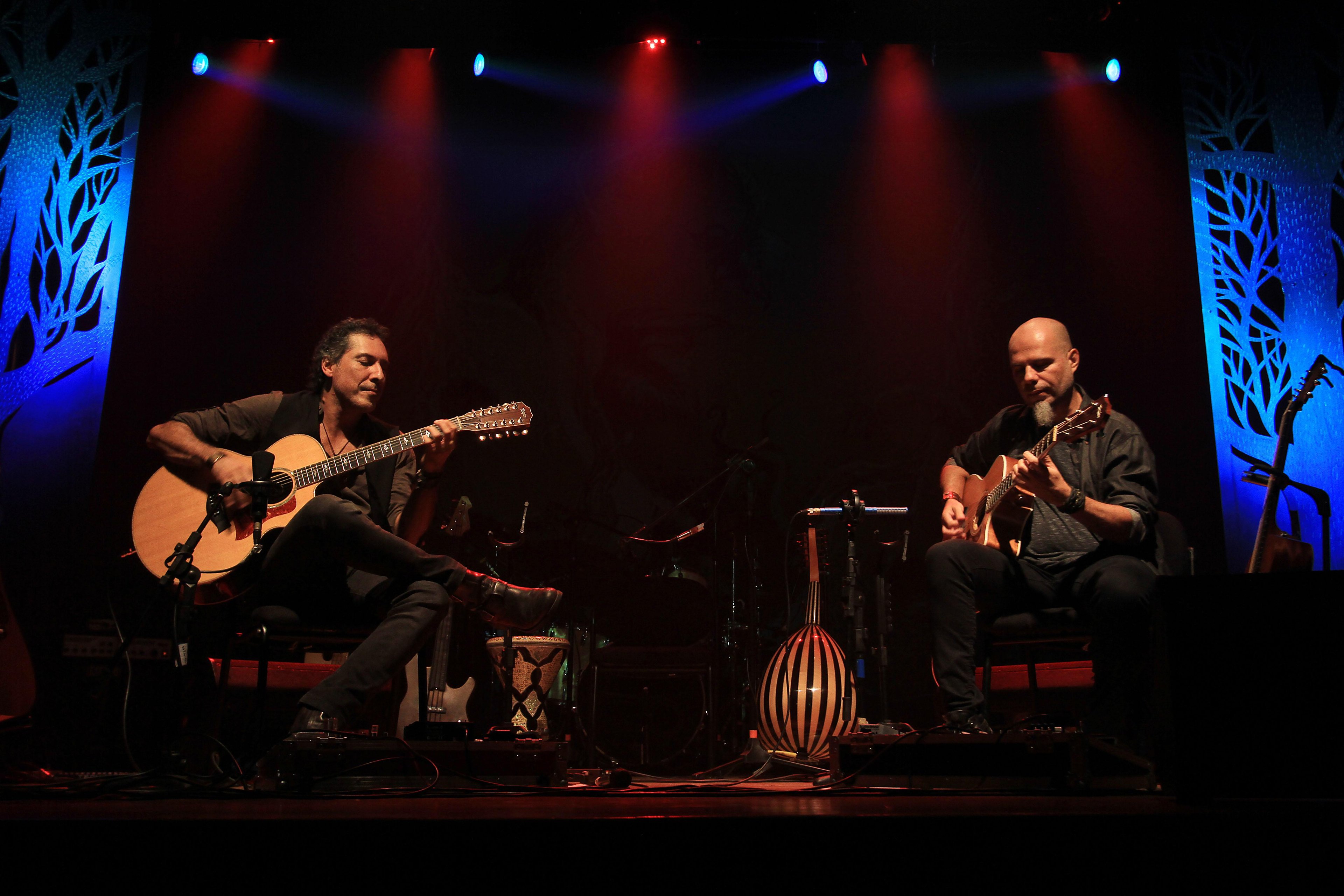 Duo Mandr&aacute;gora se apresenta em Porto Alegre
