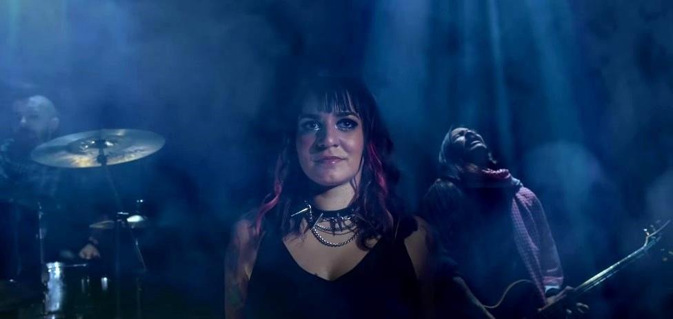 Linda Ramalho lan&ccedil;a o single &ldquo;Ch&atilde;o de Giz&rdquo; hoje