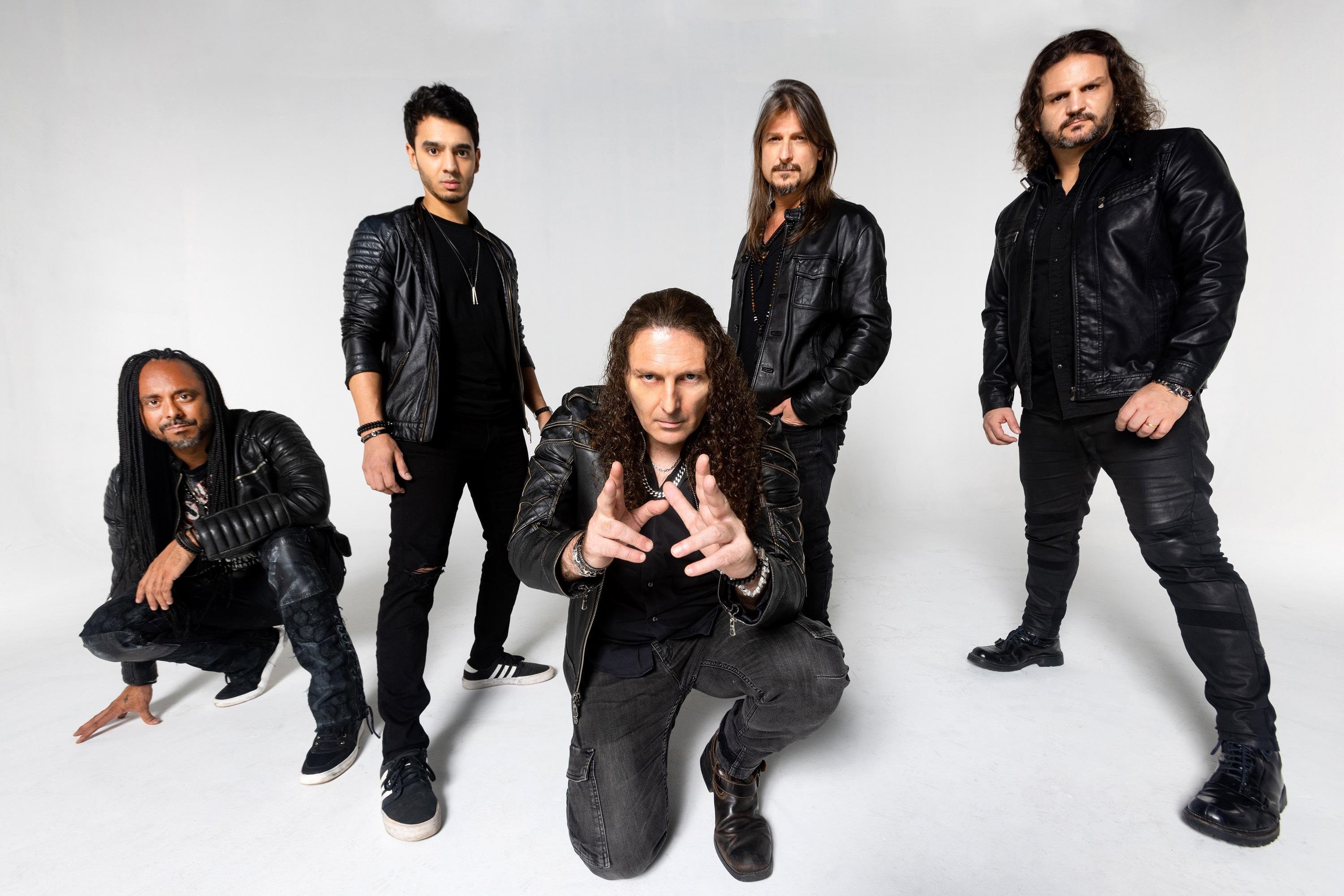 A uni&atilde;o do peso do metal com  influ&ecirc;ncias da m&uacute;sica brasileira org&acirc;nica e da sofistica&ccedil;&atilde;o erudita  criou uma identidade &uacute;nica no novo &aacute;lbum da Banda Angra
