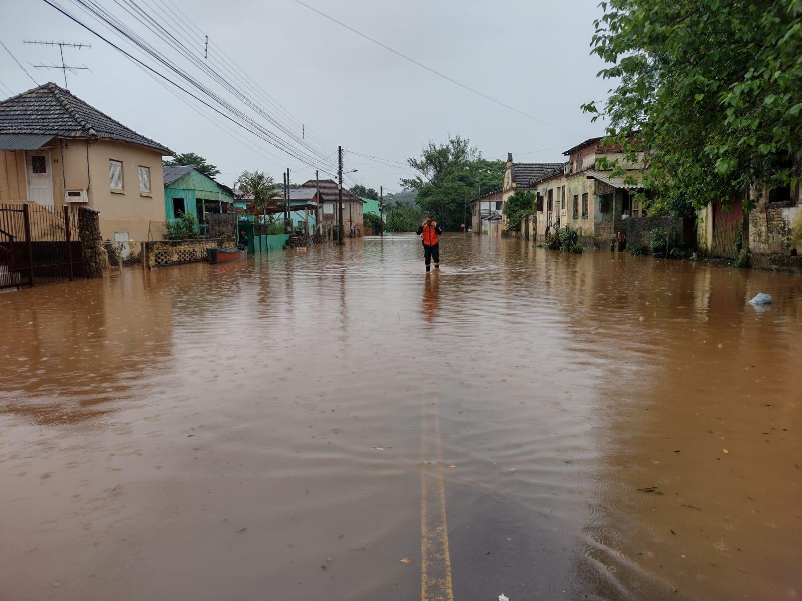 Bairros Navegantes, Quilombo e Vila Rica foram s&atilde;o afetados pela inunda&ccedil;&atilde;o