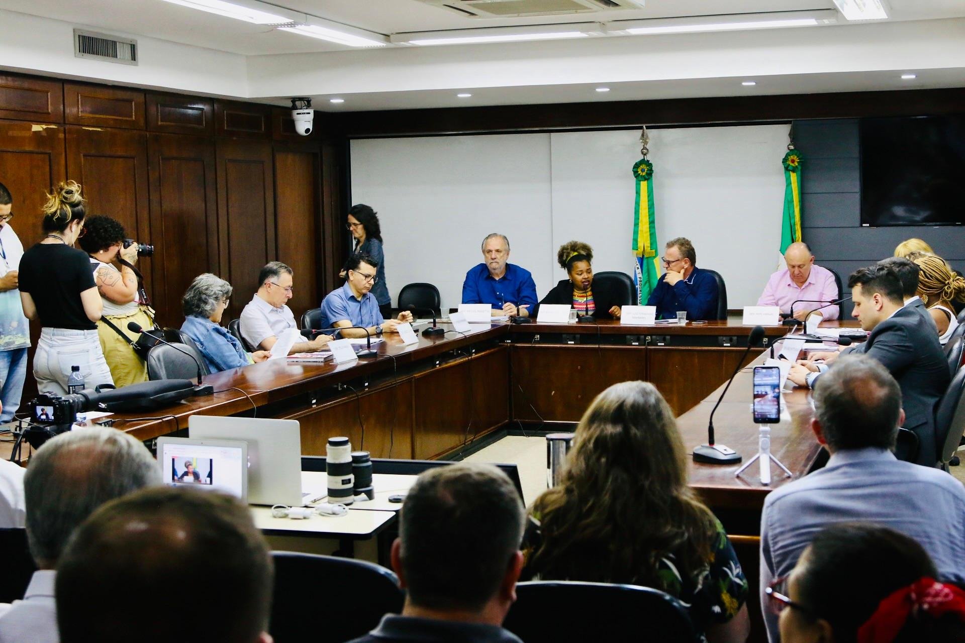 Deputados do PT e PCdoB apontaram falhas no texto do or&ccedil;amento