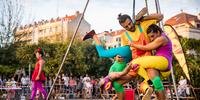 Grupo carioca Circo no Alto apresenta o espetáculo 'Se Der Corda', montagem com humor e acrobacias