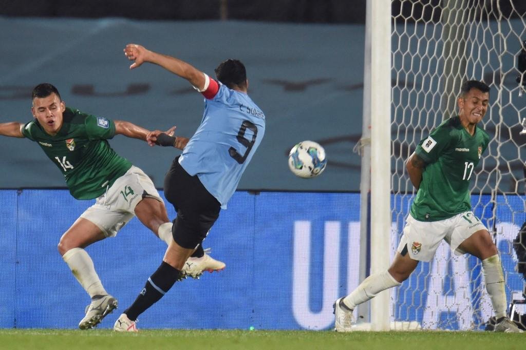 Luisito carimbou travess&atilde;o com belo giro na &aacute;rea